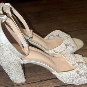 Chic Cream Lace Block Heel Sandals